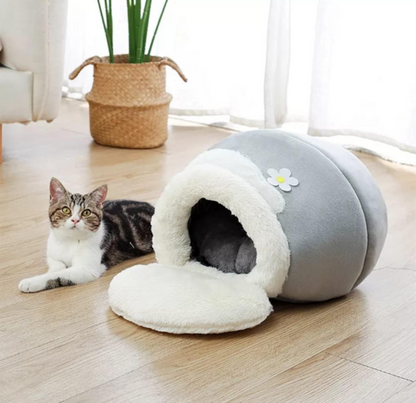 Pets Australia™ Thick Winter Cat House – Enclosed Warm Cat Sleeping Bag